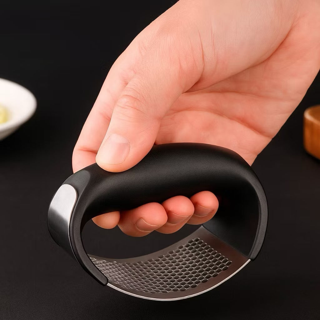 Amasse Alho em Segundos e Sem Fazer Sujeira! Com o Espremedor de Alho Inox