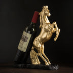 Suporte de Vinho Cavalo Dourado em Resina Luxo