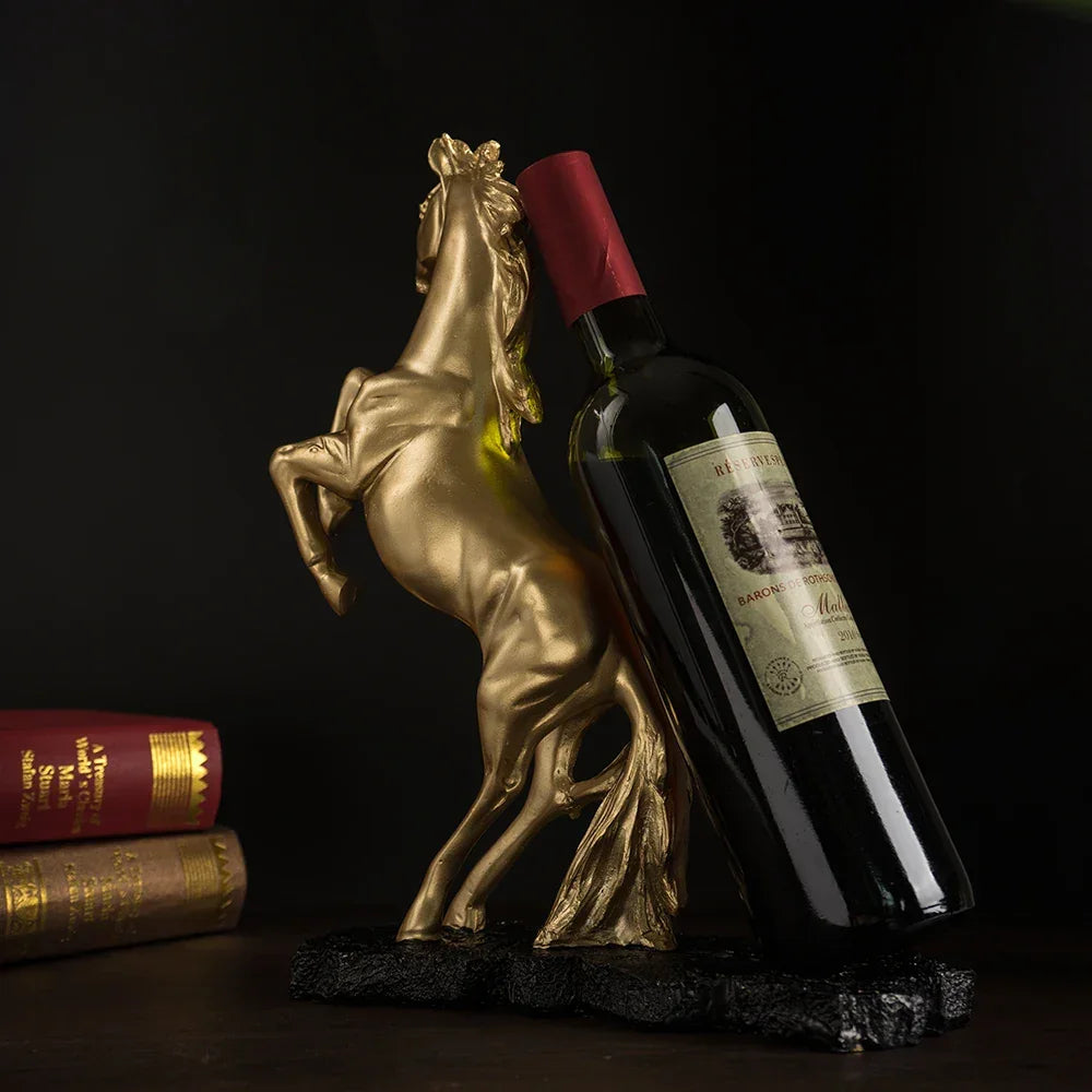 Suporte de Vinho Cavalo Dourado em Resina Luxo