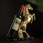 Suporte de Vinho Cavalo Dourado em Resina Luxo
